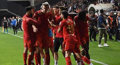 Göztepe, Altay'ı son dakika golüyle geçti