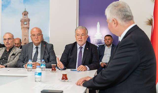 İzmir Büyükşehir Belediyesi esnafla el ele olmaya devam edecek