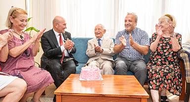 İzmir’in kurtuluş günü onun doğum günü