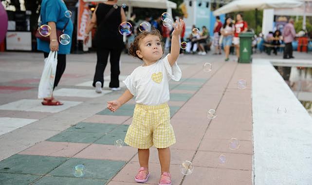 Karşıyaka’nın sokak şenliği ilçe sınırlarını aştı