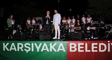 Karşıyakalılar açık havada müzik şöleni yaşadı