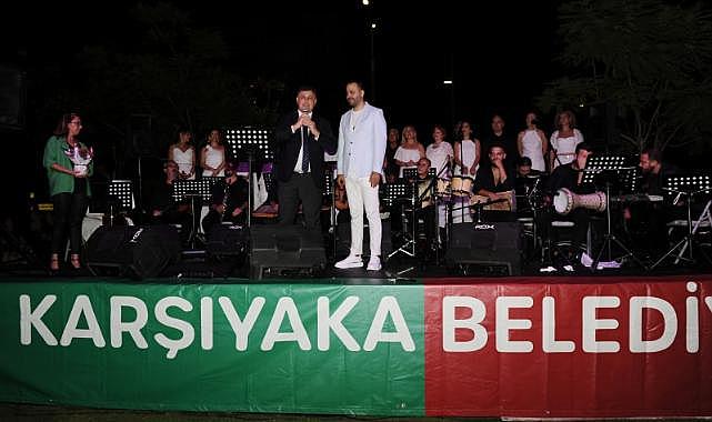 Karşıyakalılar açık havada müzik şöleni yaşadı