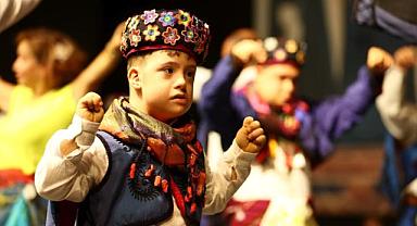 Konak’ta 7’den 77’ye halk oyunları şenliği