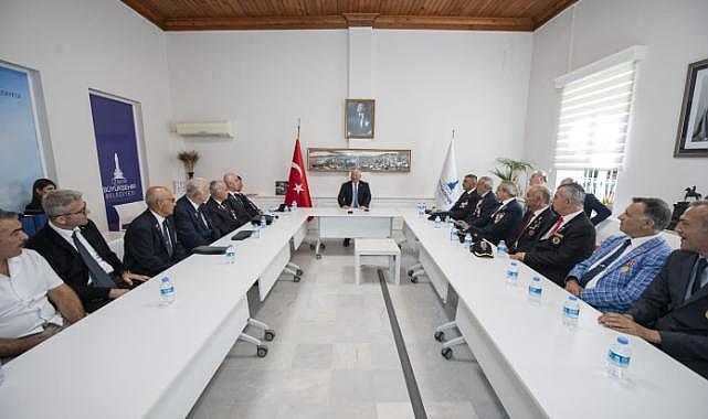 Mustafa Özuslu gazilerle bir araya geldi