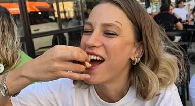 Serenay Sarıkaya hayranlarını korkuttu! ''Kaşımdaki yara...''