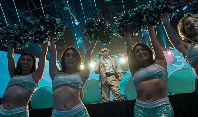 Stephen King&#039;in övgüyle bahsettiği Netflix dizisi... 1999&#039;daki kazayla bağ kurdu