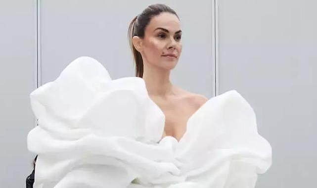 Tülin Şahin Hollanda’da baş manken oldu!