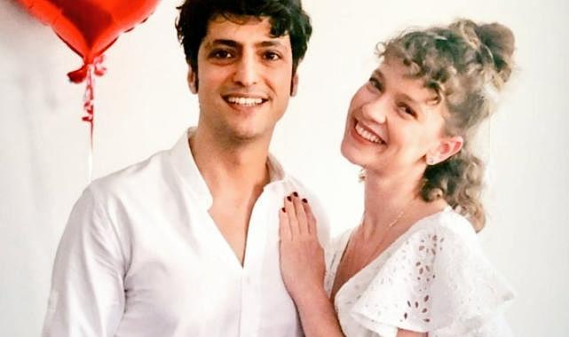 Ünlü oyuncular Taner Ölmez ve Ece Çeşmioğlu&#039;nun bir bebeği daha olacak
