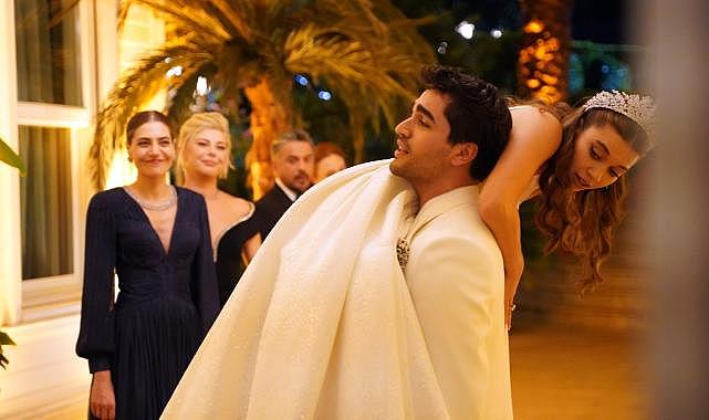 Yalı Çapkını dönüyor! Seyran ve Ferit yeniden evleniyor