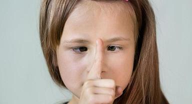 Aileler dikkat: Çocuklarda şaşılık yapıyor