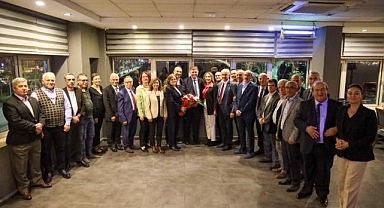 Başkan Tugay, muhtarlarla buluştu; "Yerelde demokrasinin ilk kurumu muhtarlıktır"