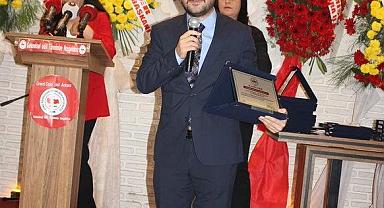 Beydağ Belediye Başkanı Feridun Yılmazlar’a ‘yılın en başarılı ilçe belediye başkanı’ ödülü verildi.