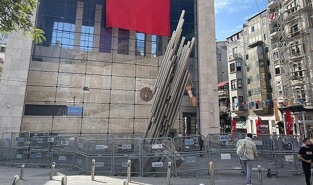 Cumhuriyet’in 50. Yılı Anıtı&quot; Cumhuriyet’in 100. yılına polis ablukasında giriyor