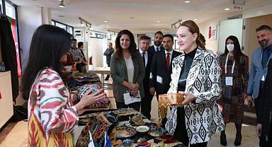 Deü' de Türk Dünyası İş Kadınları Zirvesi Başladı