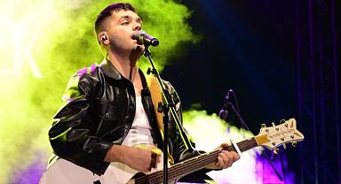 Emir Can İğrek, İzmir'e geliyor: Ücretsiz konser verecek