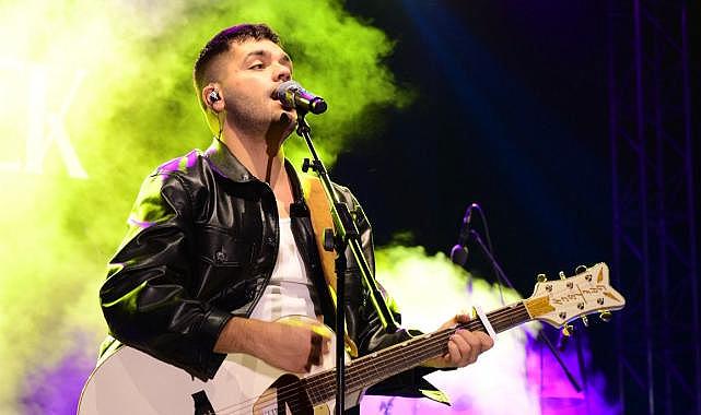 Emir Can İğrek, İzmir&#039;e geliyor: Ücretsiz konser verecek