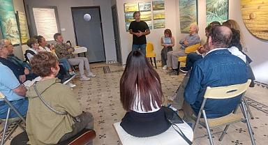 Eskiz sanat galerisinde Serdar Yörük koordinatorlüğunde gerçekleştirilen diyologlar söyleşisinin konuğu Tolga Boztoprak idi.