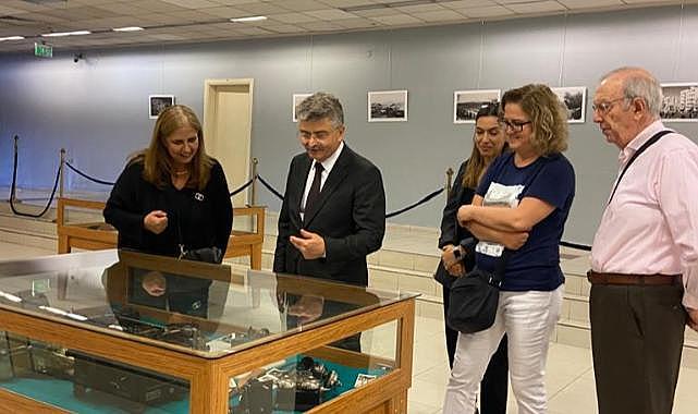 EÜ “100 Yıl Önce İzmir ve İzmirliler” fotoğraf ve tarihi materyal sergisi açıldı