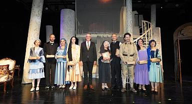 Gaziemir’de sezon “Veda” oyunuyla açıldı