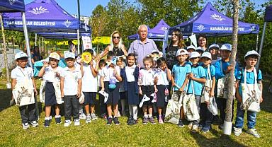 Hayvanları Koruma Günü kapsamında çocuklarla bir araya geldi