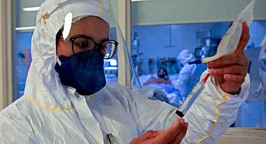 İngiliz sağlık danışmanından kritik uyarı: Kovid bizi şaşırtmaya devam edecek