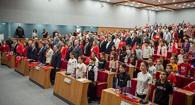 İzmir Büyükşehir Belediyesi Meclisi, 100’üncü yıl onuruna toplandı