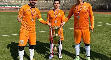 İzmir’in ampute futbol takımı Türkiye ikincisi oldu
