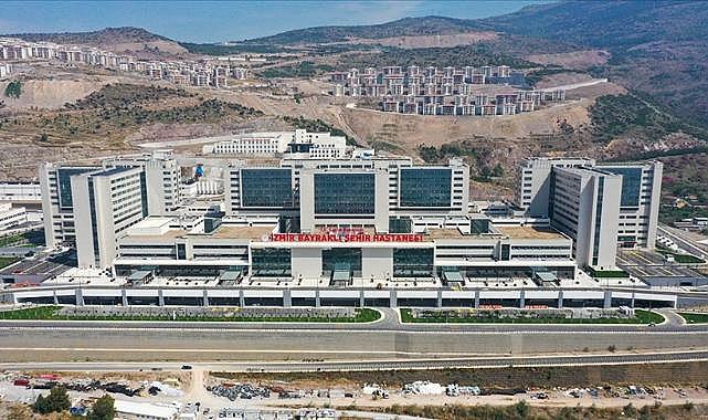İzmir Şehir Hastanesi açıldı, sorunlar diz boyu!