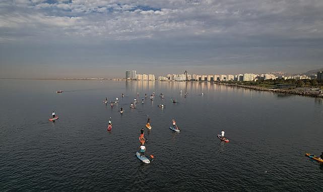 İzmirli sporcular Körfez’in keyfini sürüyor