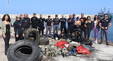 Karaburun'da denizden çıkan atıklar şaşırttı