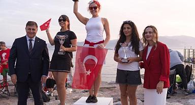 Karşıyaka’da 100. yıl coşkusu Körfez’e taşındı