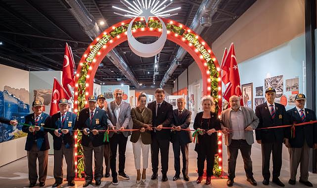 Karşıyaka’da “Bir Millet Uyanıyor” sergisi kapılarını açtı