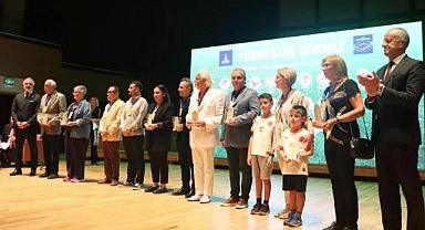 Alsancak Stadı'ndan Kimler geldi kimler geçti gecesi: İzmir futbolunun efsaneleri buluştu