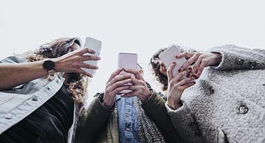 Öğrenciye cep telefonu ve bilgisayar desteği Resmi Gazete'de: Kimler yararlanacak, şartları neler?