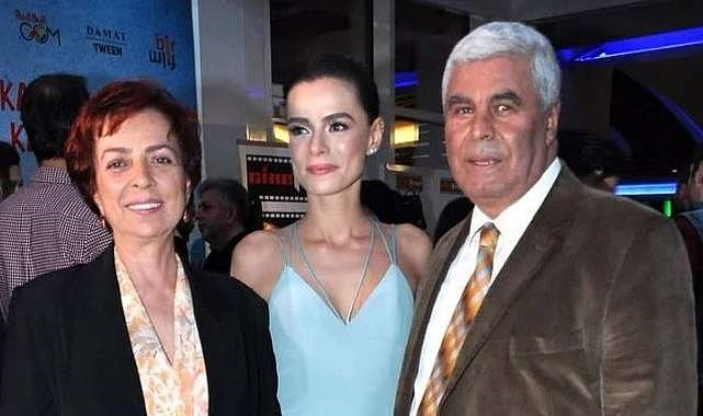 Oyuncu Özge Özpirinçci&#039;nin acı günü!