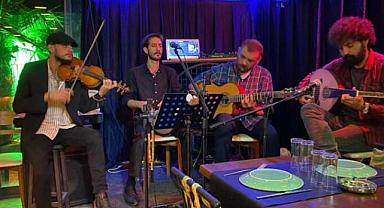 Patika Ile Coştular