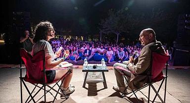 Soyer gençlere seslendi: Ne olur siyasetten uzak durmayın