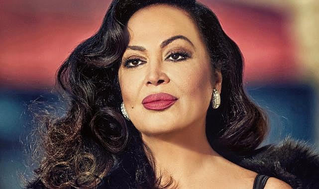 Türkan Şoray, Evini Türk Bayrağıyla Süsledi