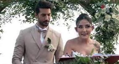 Ünlü şarkıcı Melek Mosso dünyaevine girdi