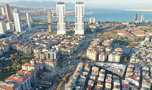 Uzmanlar uyarıyor: İzmir&#039;deki hasarlı binalar hemen yıkılmalı