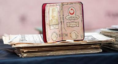 Atatürk’ün imzaladığı “Mebus Defteri” İzmir Büyükşehir Belediyesi arşivine kazandırıldı