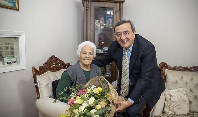 Başkan Batur, 24 Kasım’da yine öğretmeninin yanında