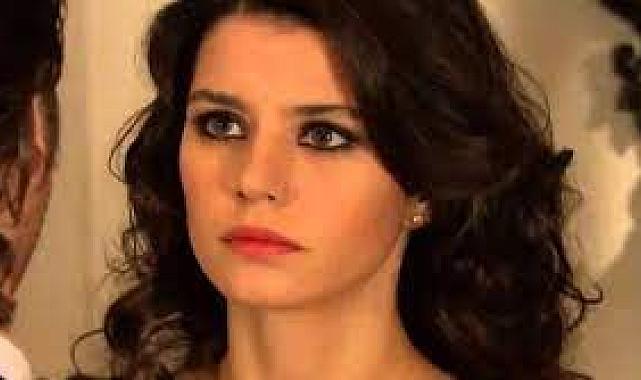 Beren Saat ile dans ederken görüntülendi! Gülcan Arslan sütyen-tayt tarzıyla dikkat çekti
