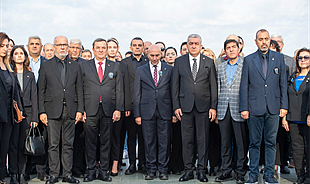 İzmir Ata&#039;nın huzurunda