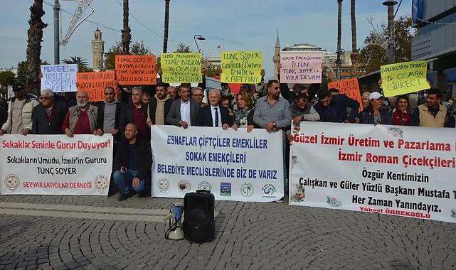 İzmirli seyyar satıcılar meydana indi; Soyer&#039;e destek verdi