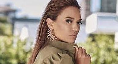 Kızına 10 bin TL'lik bebek alan Demet Akalın ekonomiden yakındı