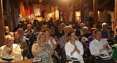 " Sandıklara Sığdırılan Hayatların Hikayesi  Selçuk  Efes Kent  Belleği’nde " Haber  Metni Ve Fotoğrafları Ektedir.