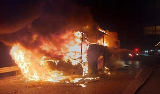 Yolcu otobüsünde yangın çıktı: Yolcular canını zor kurtardı