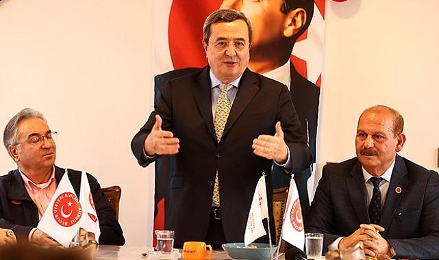 Başkan Batur, büyükşehire neden talip olduğunu açıkladı: İzmir’e ‘dışarıdan’ kuşatma var!