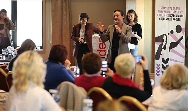 Efes Selçuk Belediye Başkanı Sengel, kadın adaylarla buluştu